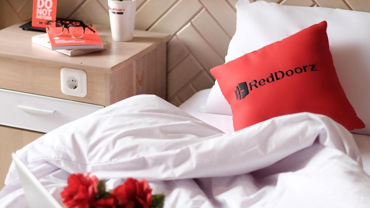 Reddoorz Premium Cloud 9 An Nhon Hotel Хошимин Екстериор снимка