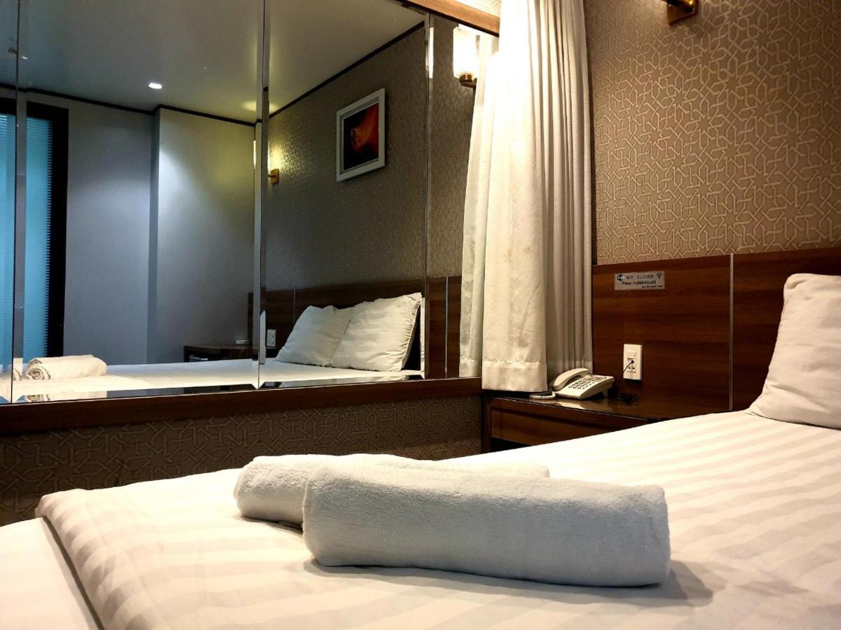 Reddoorz Premium Cloud 9 An Nhon Hotel Хошимин Екстериор снимка